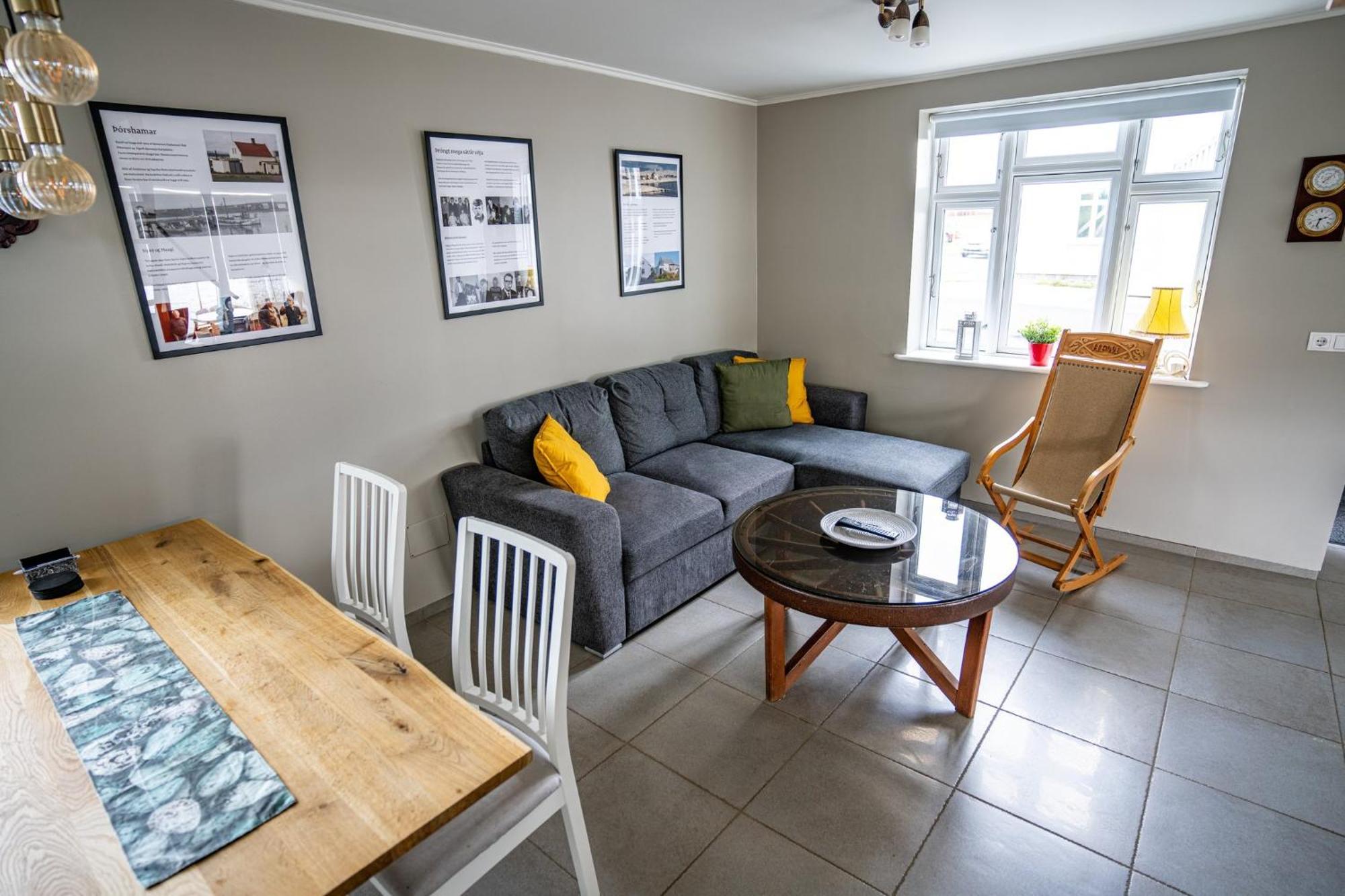 Guesthouse Lyngholt Thorshofn ภายนอก รูปภาพ