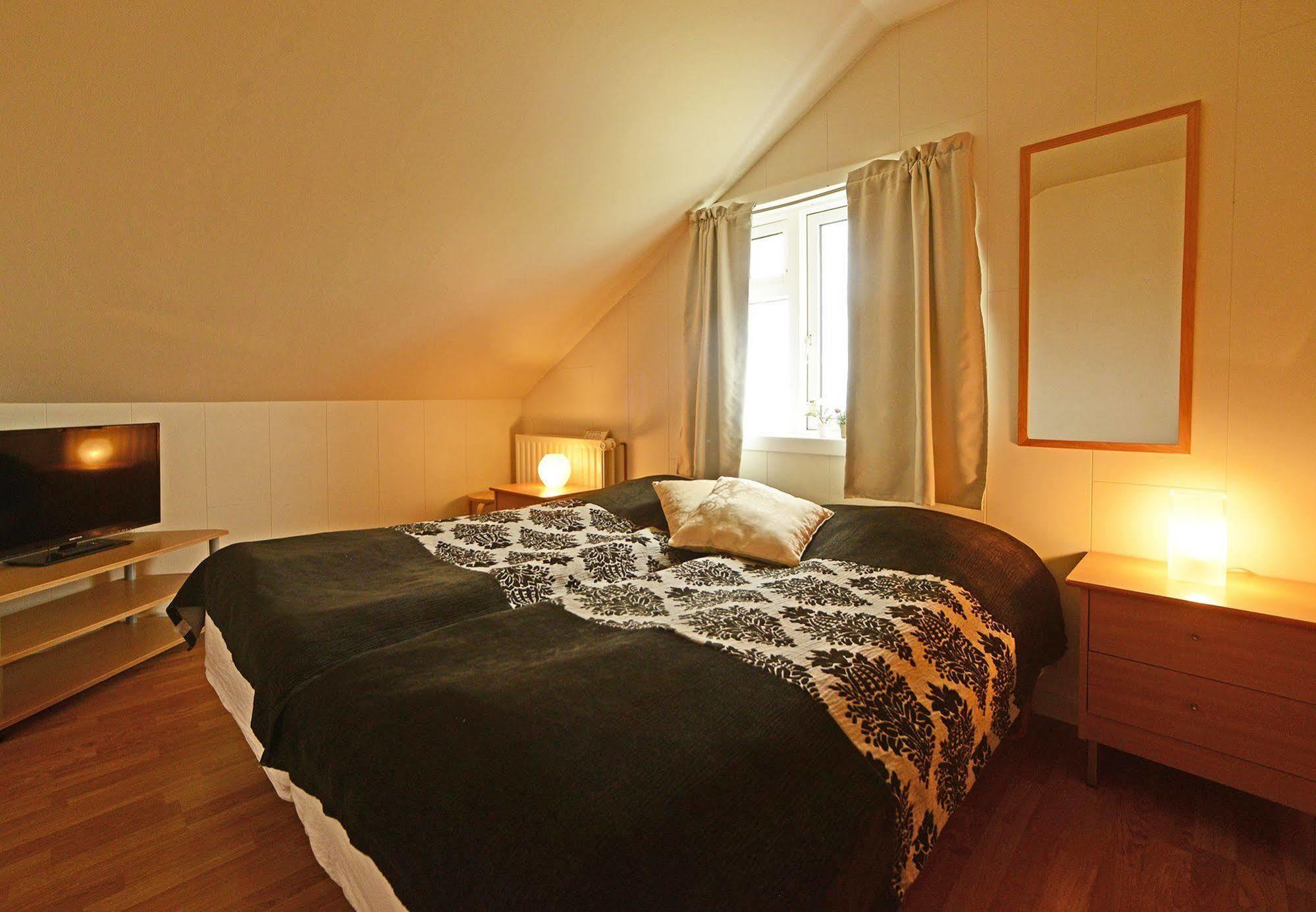 Guesthouse Lyngholt Thorshofn ภายนอก รูปภาพ