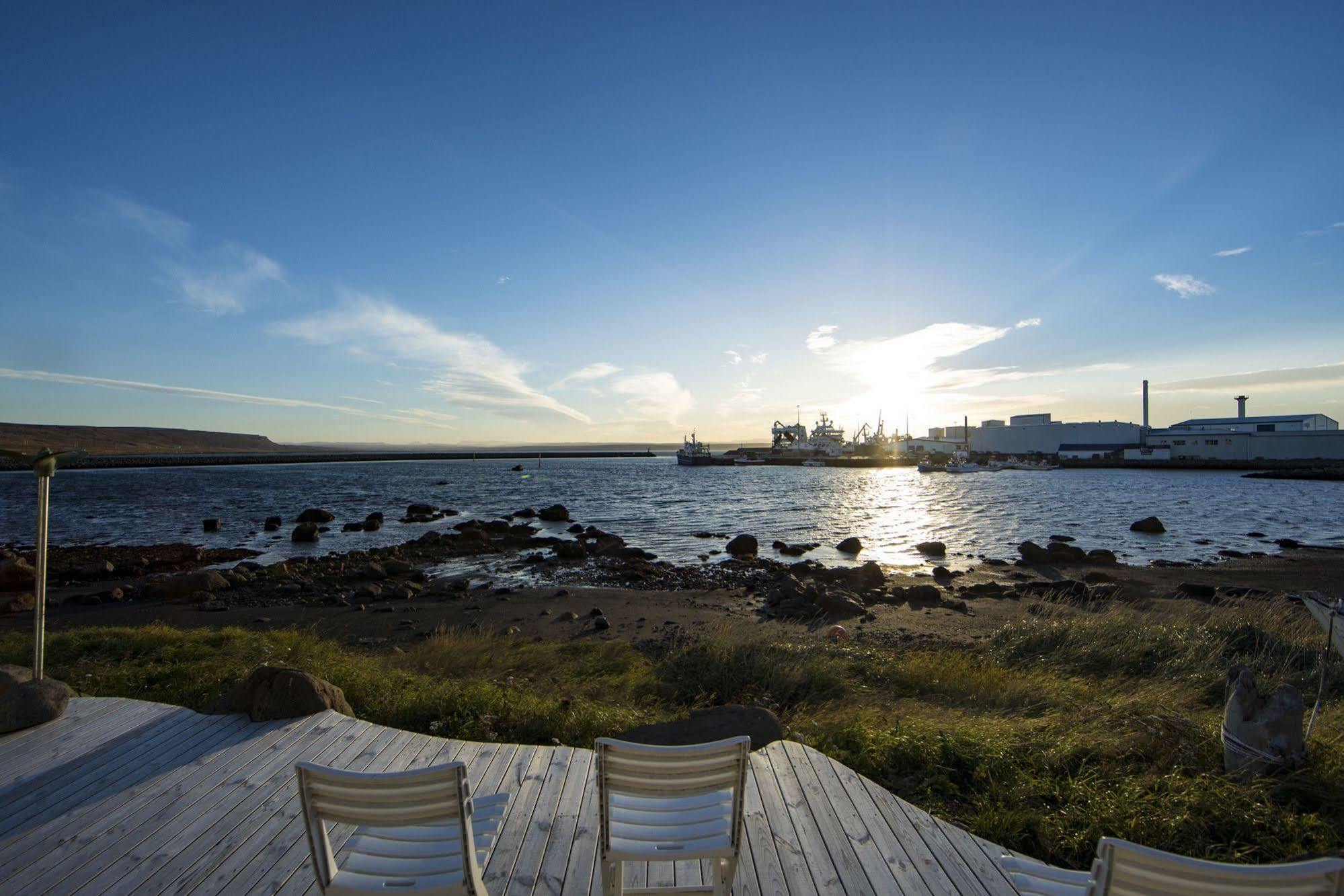Guesthouse Lyngholt Thorshofn ภายนอก รูปภาพ